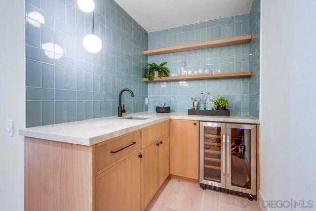 2223 Caminito Preciosa Sur, La Jolla CA: https://media.crmls.org/mediaz/6fb7cae9-52f8-4e9a-aa6d-08cf4df04b5e.jpg