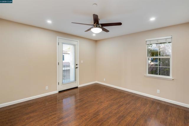 9752 Belladonna Dr, San Ramon CA: https://media.crmls.org/mediaz/6fb7d53c-9e0f-41e9-a930-5a30710bd06d.jpg