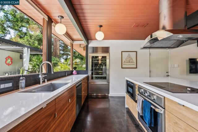 232 Clyde Dr, Walnut Creek CA: https://media.crmls.org/mediaz/6fb84b27-806d-4b9c-b190-e177515bfee3.jpg