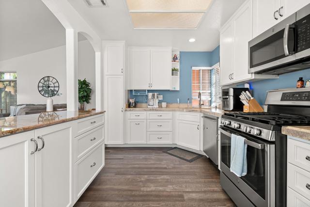 3575 Cameo Drive, Oceanside CA: https://media.crmls.org/mediaz/6fb84d9d-3c1a-40b1-8465-84849eb1c1de.jpg