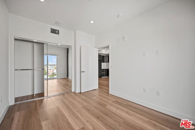 3657 Motor, Los Angeles CA: https://media.crmls.org/mediaz/6fb9336d-9cc6-44ee-afb7-a254720e35df.jpg