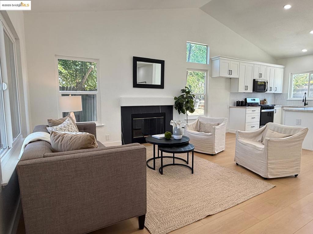 5008 Fernwood Cir