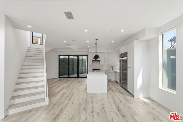 407 Rialto Avenue photo 8