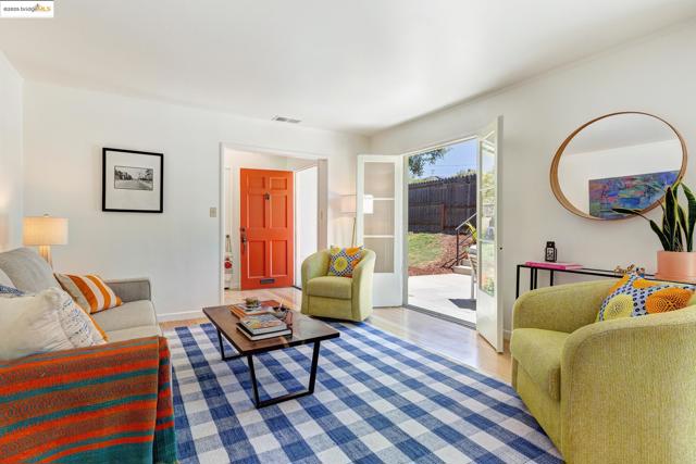 298 Grizzly Peak Blvd, Kensington CA: https://media.crmls.org/mediaz/6fb97be6-de0b-4c66-84f2-55fbb91692ff.jpg