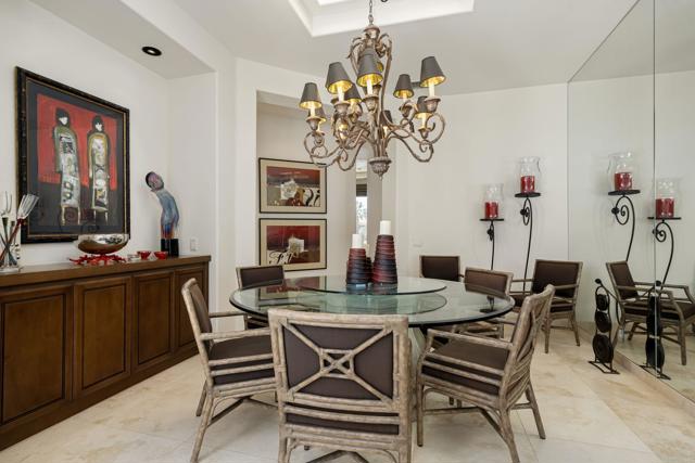 945 Hawk Hill Trail, Palm Desert CA: https://media.crmls.org/mediaz/6fb9bf9b-9943-4c97-928d-0c87fecb6071.jpg