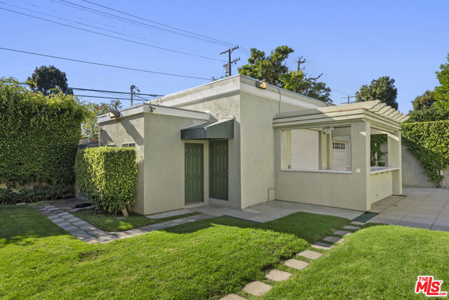 803 N Rexford Drive, Beverly Hills CA: https://media.crmls.org/mediaz/6fb9d31b-ca95-4ea0-9f1b-2e70b4c18757.jpg