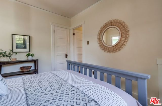 1105 E Claremont Street, Pasadena CA: https://media.crmls.org/mediaz/6fba4d53-c153-4a01-bf49-e204d754c9d0.jpg