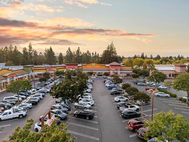 1631 Grant Road, Mountain View CA: https://media.crmls.org/mediaz/6fbb1033-6ef6-44c4-82f6-9c4a0af9ead5.jpg