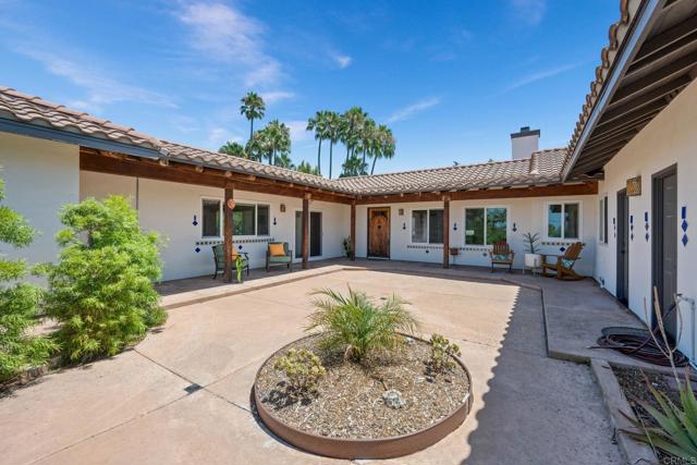 869 Eugenie Avenue, Encinitas CA: https://media.crmls.org/mediaz/6fbb43e6-0033-41ac-8b8b-57a250265003.jpg