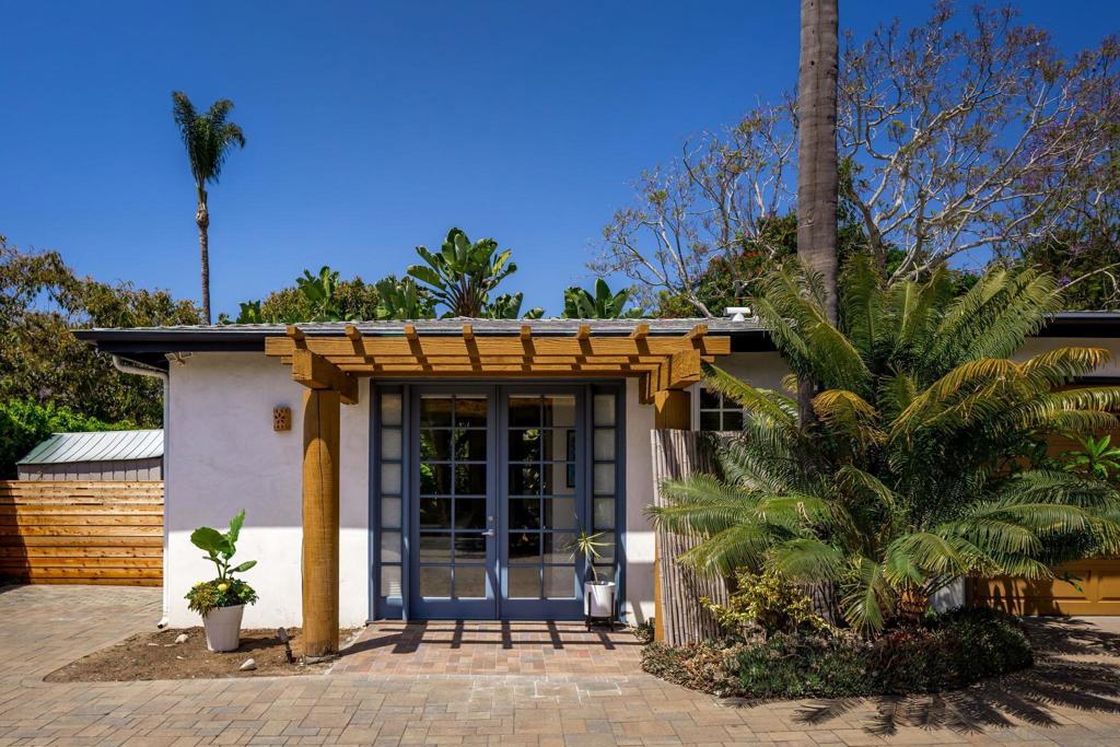 767 Hymettus Avenue - photo 3