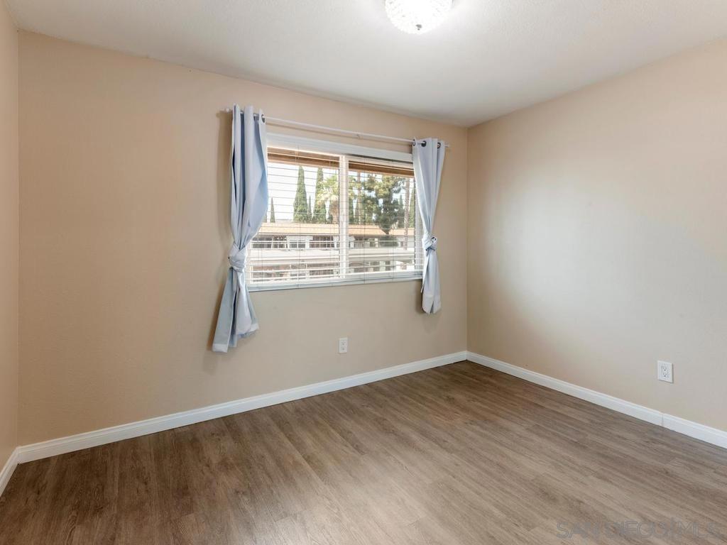 2094 Grand Ave - photo 12