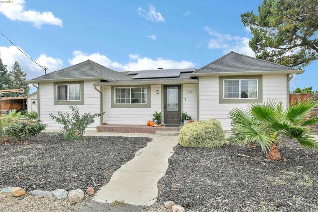 2661 Walnut Blvd, Brentwood (CC) CA: https://media.crmls.org/mediaz/6fbdc71b-162f-400a-bb61-c02f59333e91.jpg