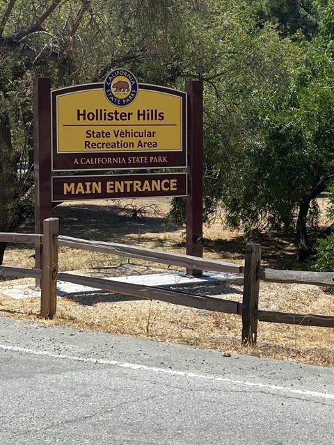13160 Cienega Road, Hollister CA: https://media.crmls.org/mediaz/6fbdcf87-06a5-4fdf-8b74-f0b838f1d10e.jpg