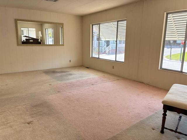 Detail Gallery Image 6 of 36 For 2130 Sunset Dr #99,  Vista,  CA 92081 - 2 Beds | 2 Baths
