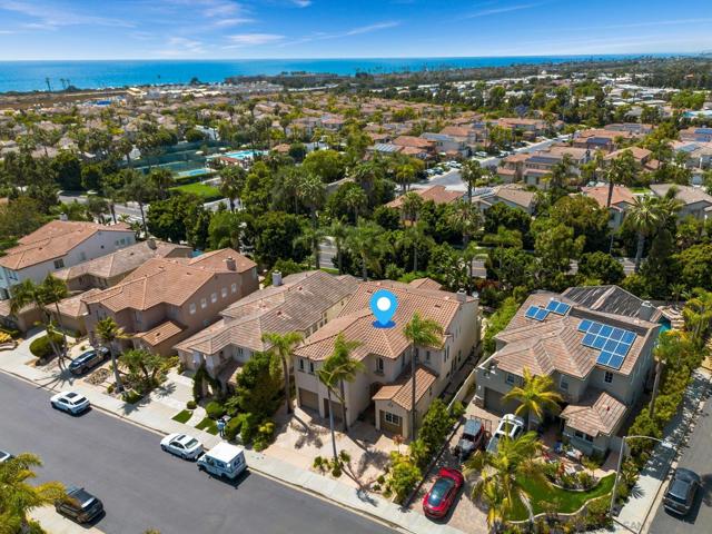 616 Marlin Ln, Carlsbad CA: https://media.crmls.org/mediaz/6fbe4194-5626-43e0-b5d3-14b1b7cf340f.jpg