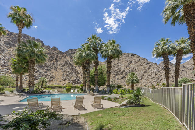 46855 Mountain Cove Drive, Indian Wells CA: https://media.crmls.org/mediaz/6fbe9945-f4f6-4926-bb6f-cb8877a12ff8.jpg
