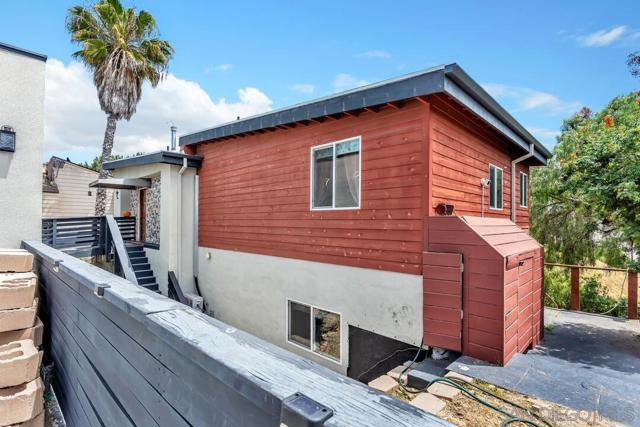 1003 Hayes Ave, San Diego CA: https://media.crmls.org/mediaz/6fbee55f-27e1-4ea5-8f26-be3c89127a9b.jpg
