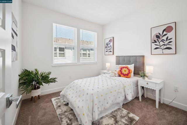 92 Zenith Cmn, Fremont CA: https://media.crmls.org/mediaz/6fbef15a-e35f-442b-b399-a7e42dc8863a.jpg
