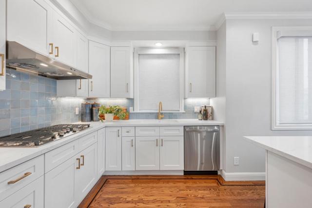107 Knockash, San Francisco CA: https://media.crmls.org/mediaz/6fbf7131-56a2-4e4b-8d2a-b503209955e5.jpg