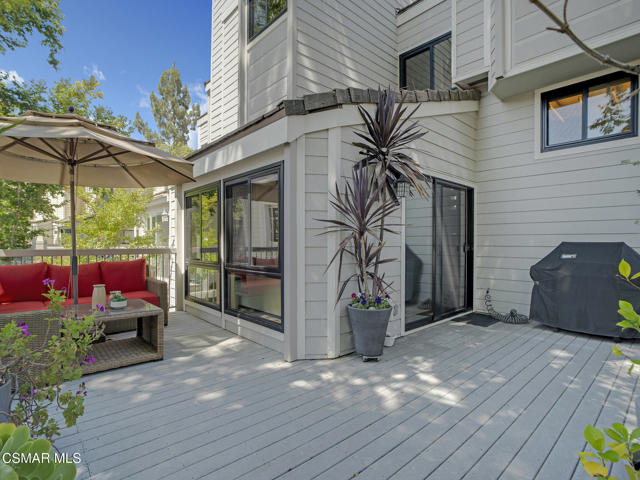 1206 S Westlake Boulevard, Westlake Village CA: https://media.crmls.org/mediaz/6fbf7867-fe44-4955-acd8-9e0d04022391.jpg