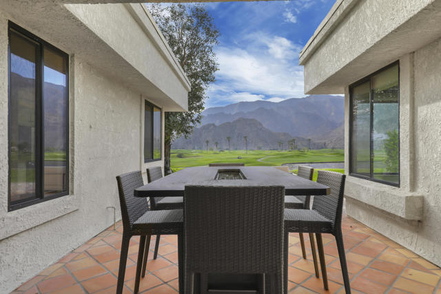 50181 Calle Maria, La Quinta CA: https://media.crmls.org/mediaz/6fbf8465-f6ab-4f50-a14c-b533eab585b4.jpg