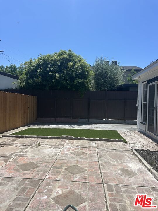 4232 Sunnyslope Ave, Sherman Oaks CA: https://media.crmls.org/mediaz/6fc0024f-c37a-42b4-87d2-d1c12035a82a.jpg