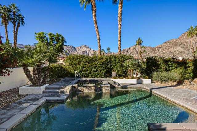 48700 San Pedro Street, La Quinta CA: https://media.crmls.org/mediaz/6fc0cbcc-3f0d-4569-a599-3b0491e24142.jpg