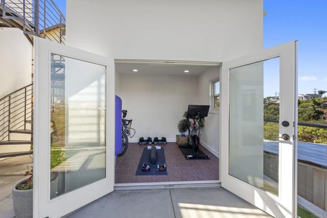 Image 41 of 61 For 3646 Oleander Drive