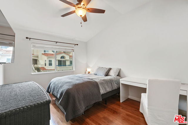 6477 Zuma View Place, Malibu CA: https://media.crmls.org/mediaz/6fc38b72-ecb1-42fd-9dee-4d519260588d.jpg