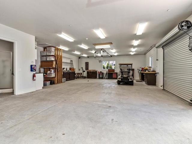 6095 Lake Vista Drive, Bonsall CA: https://media.crmls.org/mediaz/6fc42296-b8e5-49bd-b511-8d39b65adf9a.jpg