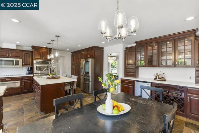 2302 Royal Oaks Dr, Alamo CA: https://media.crmls.org/mediaz/6fc478c5-5992-45fd-a9f9-84d29e4883bd.jpg
