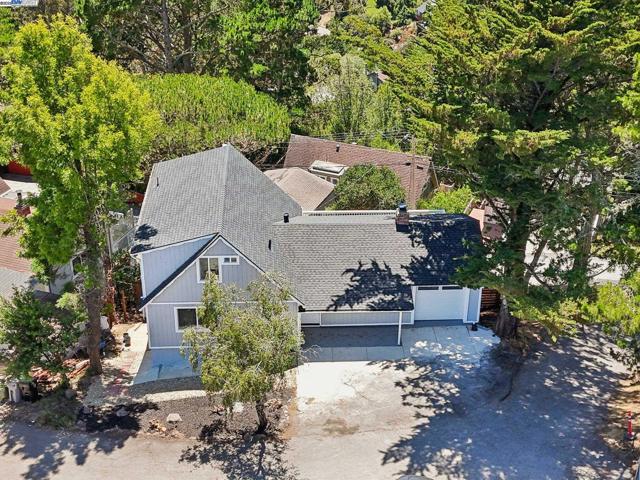 1218 Lattie Ln, Mill Valley CA: https://media.crmls.org/mediaz/6fc4bdce-b2c1-4ca6-ba8e-30f502559e2d.jpg