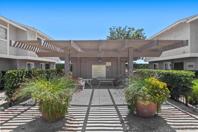 2112 East Vista Way, Vista CA: https://media.crmls.org/mediaz/6fc54449-9cab-4825-bc73-8f1dee80147f.jpg