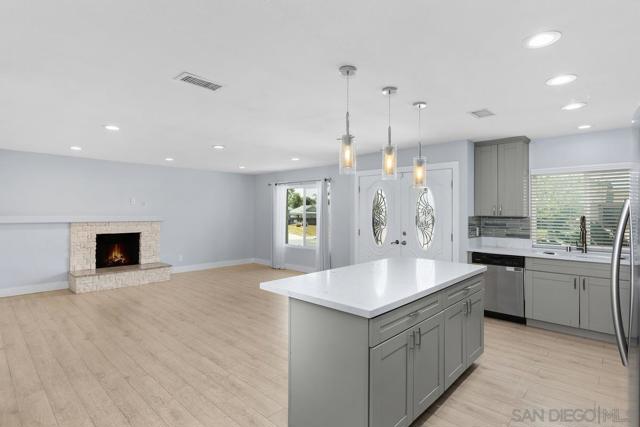 9956 Via Debbie, Santee CA: https://media.crmls.org/mediaz/6fc64123-4ef4-434d-8afa-2ac929163dc6.jpg