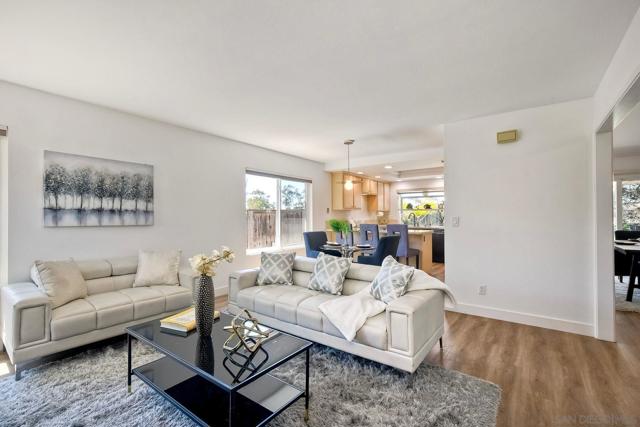 10434 Woodchuck Pt, San Diego CA: https://media.crmls.org/mediaz/6fc64c34-35dc-45ae-867c-22440d53da6b.jpg
