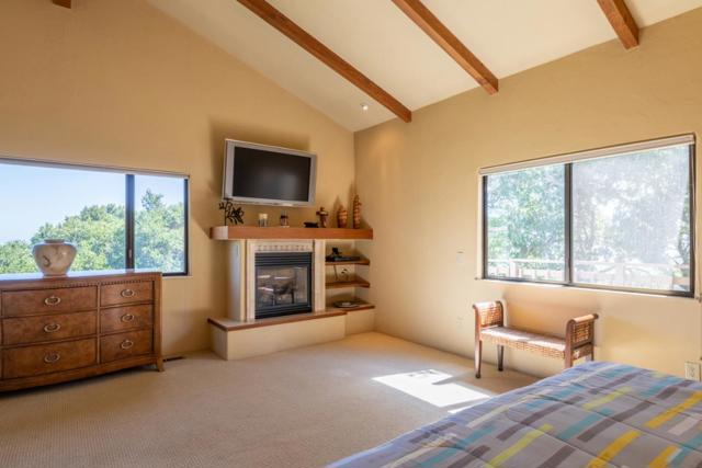 25940 Colt Lane, Carmel Valley CA: https://media.crmls.org/mediaz/6fc6ae70-081a-4f16-907c-0ae7c3a65397.jpg