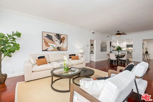 2318 Fox Hills Drive, Los Angeles CA: https://media.crmls.org/mediaz/6fc84a05-09bf-4cfb-a96b-ece78de65573.jpg