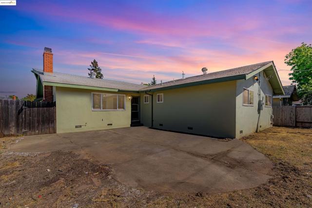 1908 New Jersey St, Fairfield CA: https://media.crmls.org/mediaz/6fc89c58-1ccc-4983-8d7b-b8b361b706ee.jpg