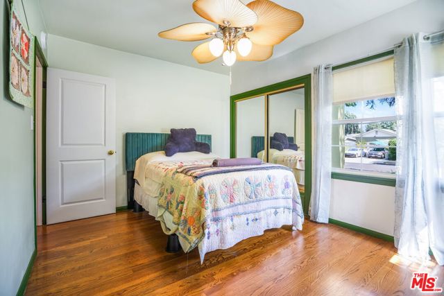 3007 W Clark Avenue, Burbank CA: https://media.crmls.org/mediaz/6fc8de59-4f67-4b3b-bf7c-c7ae0142436e.jpg