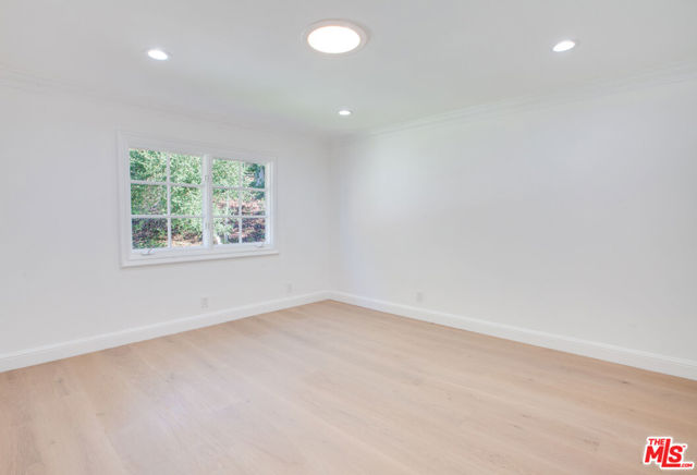 10221 Briarwood Drive, Los Angeles CA: https://media.crmls.org/mediaz/6fc993e8-922c-42c0-b223-d14270fd6a6f.jpg