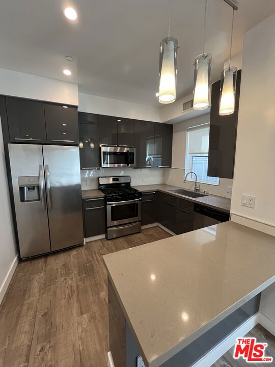 14822 Magnolia Boulevard, Sherman Oaks CA: https://media.crmls.org/mediaz/6fca0e3a-8448-4d36-93b1-dbfb16251b84.jpg