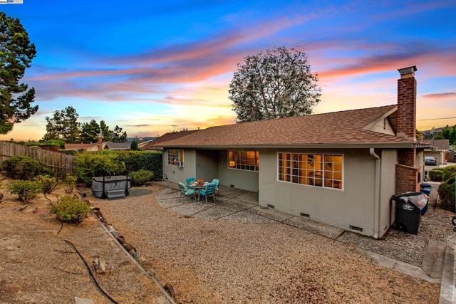 9140 Tangerine St, San Ramon CA: https://media.crmls.org/mediaz/6fcab2d0-7798-4b55-bcd2-d3c75bdaf36f.jpg