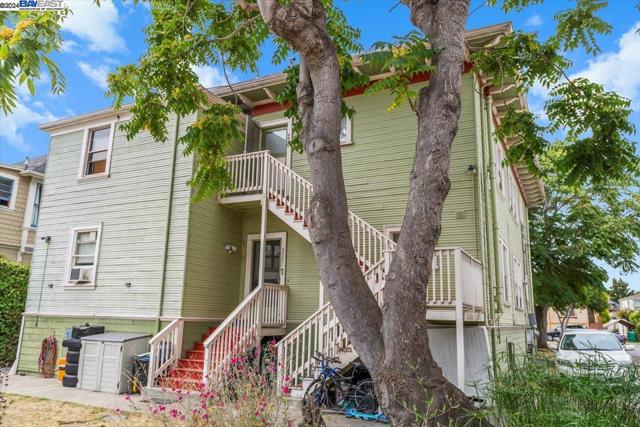 Image 15 of 27 For 954 Park St  