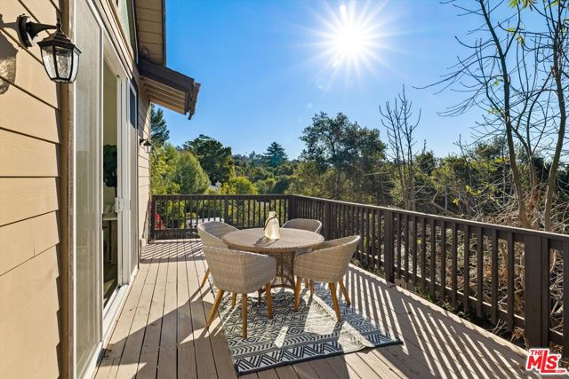 827 Cheltenham Road, Santa Barbara CA: https://media.crmls.org/mediaz/6fcbdec2-bbc1-49c0-8506-10c36ca71f5c.jpg