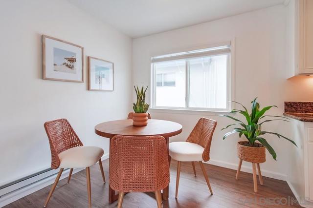 2020 Diamond St, San Diego CA: https://media.crmls.org/mediaz/6fcc7a11-1ed0-4fb7-856a-7a99c44103af.jpg