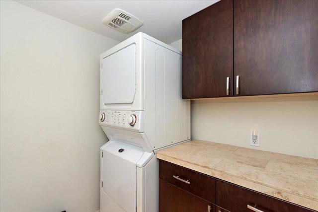 11 Vista Loma Drive, Rancho Mirage CA: https://media.crmls.org/mediaz/6fcce84d-415a-489d-aeb3-1bb5d22d777a.jpg