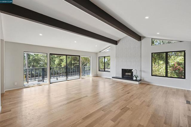 4104 El Nido Ranch Rd, Lafayette CA: https://media.crmls.org/mediaz/6fce64fd-d0c6-41db-9dd0-cac63f375f2a.jpg