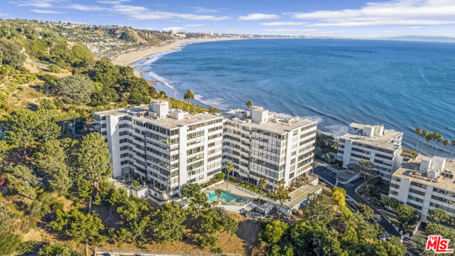 Drew Fenton | 17350 W Sunset Boulevard Pacific Palisades CA | MLS: 7491584