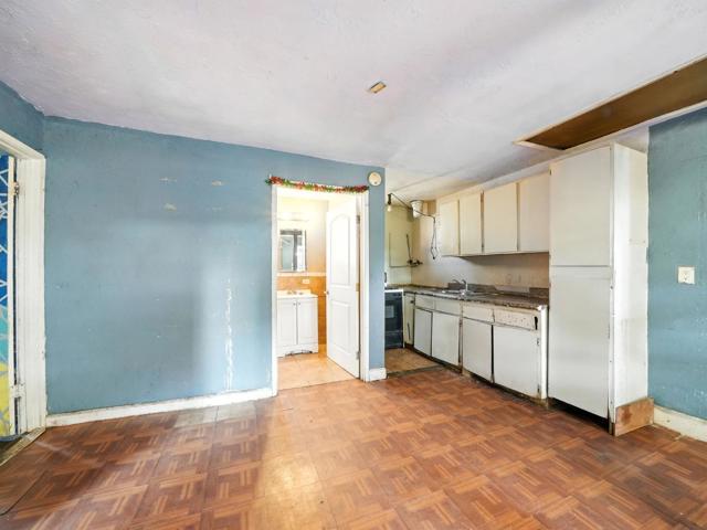 37 Union Street, San Jose CA: https://media.crmls.org/mediaz/6fcf311a-344d-4754-b41a-450348cdb41d.jpg