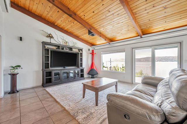 12340 Lakeshore Drive, Clearlake CA: https://media.crmls.org/mediaz/6fcf41d5-22b3-49c0-9b35-43a5a51672cf.jpg